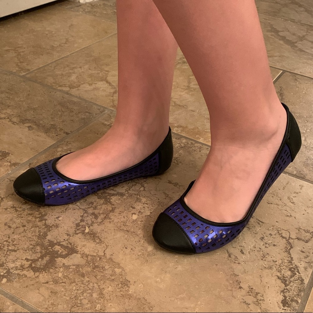 Royal blue metallic/black flats